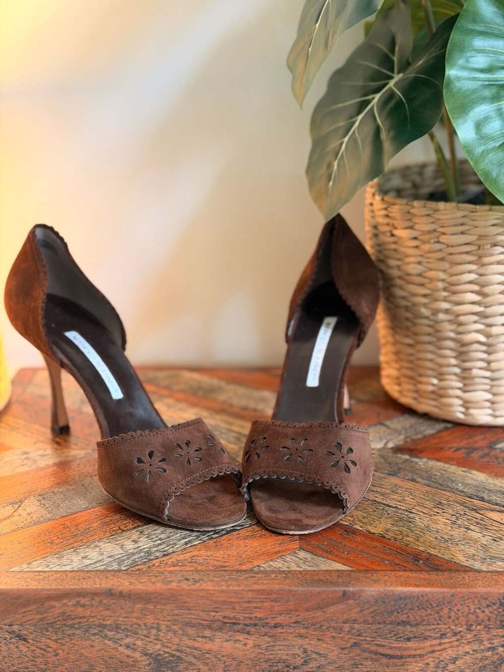 Manolo Blahnik M-PRENA Size 39 Brown Suede Heels